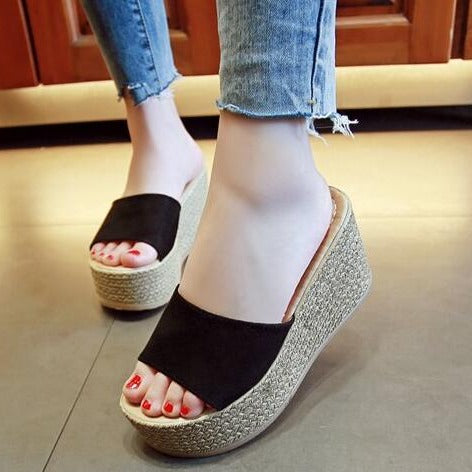 Sandale pentru femei pe platformă elegante
