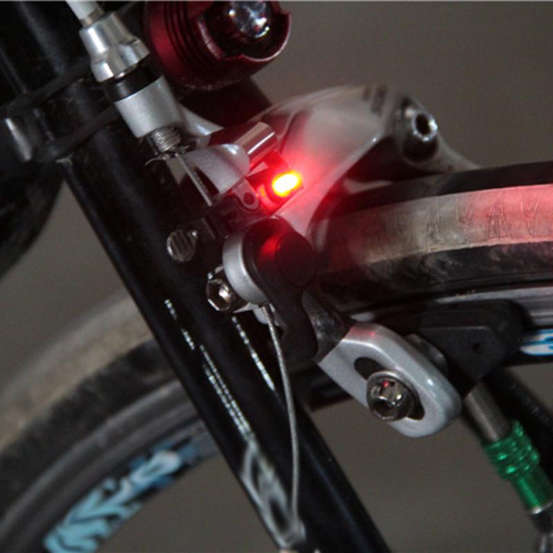 Lumină LED roșie impermeabilă pentru bicicletă