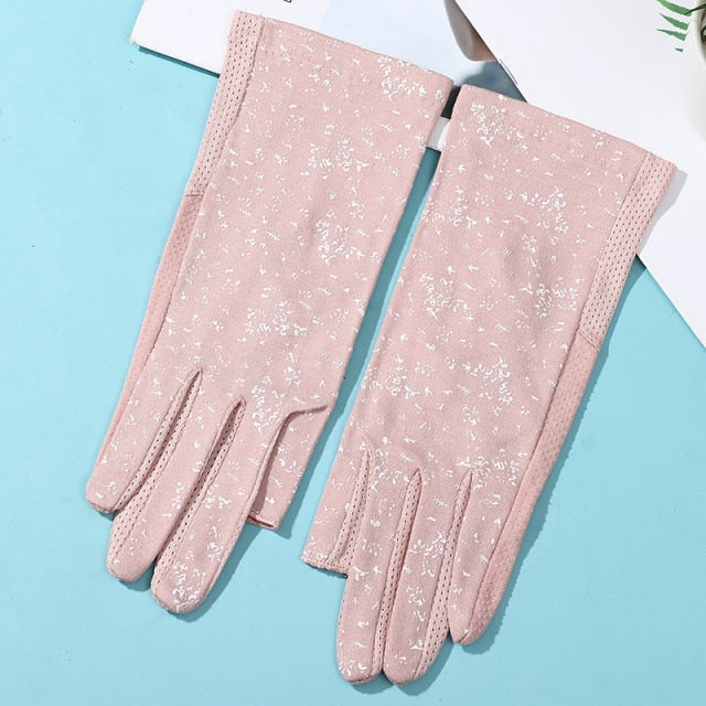 Mănuși practice și elegante pentru femei