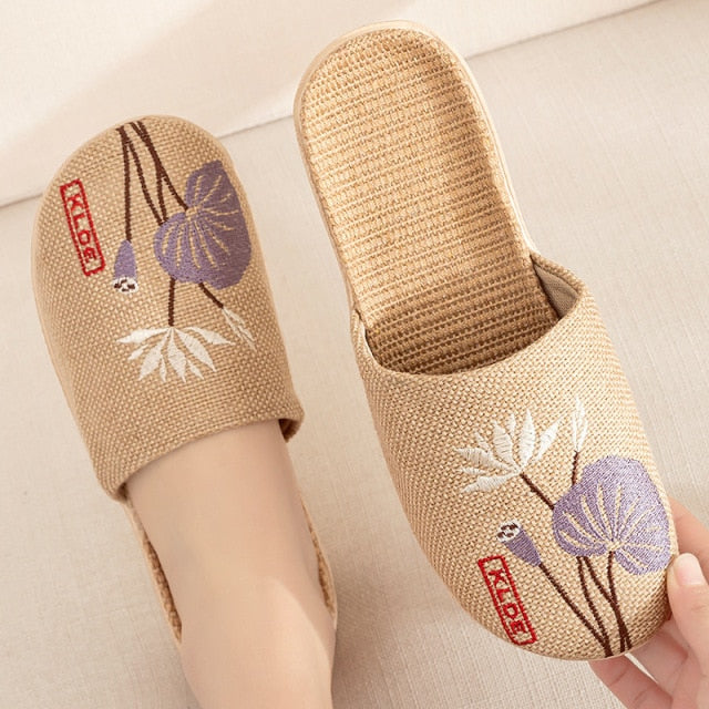 Papuci de vară pentru femei